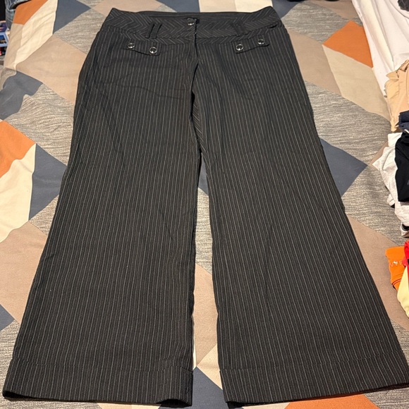 Lane Bryant Women’s Wide Leg Trousers Size 16 Charcoal Gray W/ White Pinstripes - Picture 2 of 9